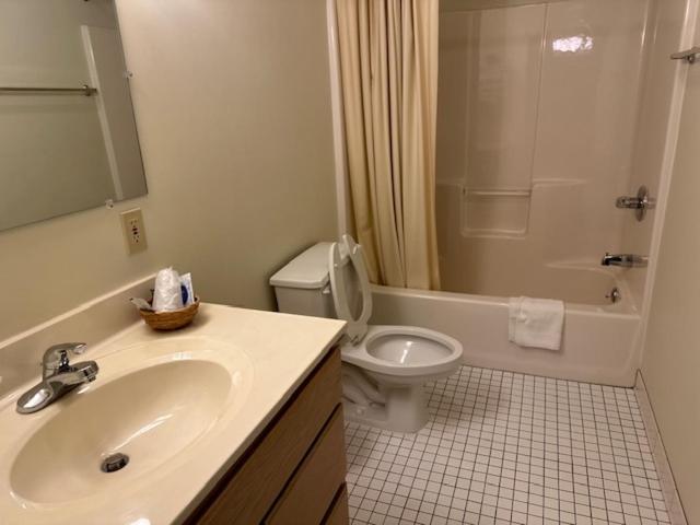 Oakridge Motel Newaygo ภายนอก รูปภาพ