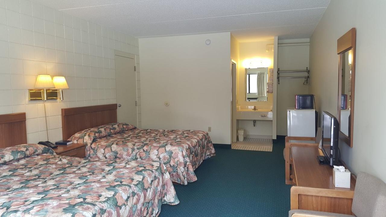 Oakridge Motel Newaygo ภายนอก รูปภาพ
